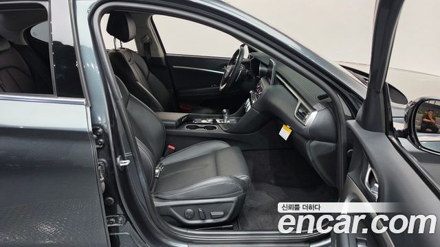 Genesis G70 2.0T Advanced 2018 — фото 26