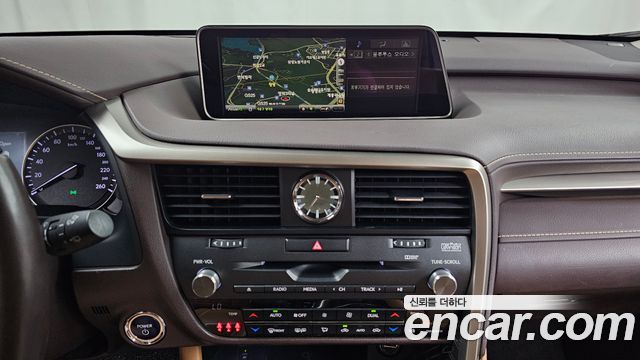 Lexus RX450h (IV) Executive 2019 — фото 15