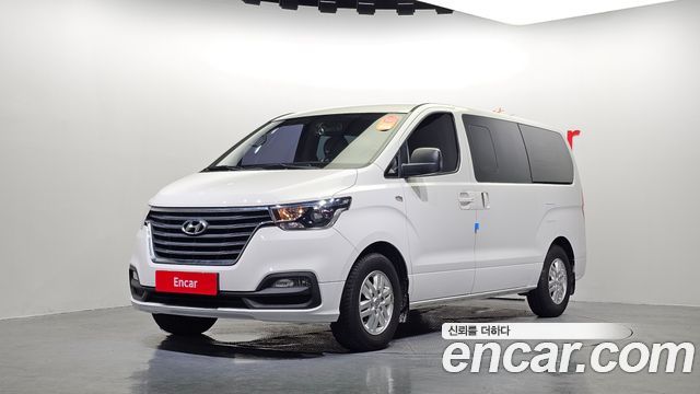 Hyundai Grand Starex Van 5-Seater Modern 2019 — фото 1