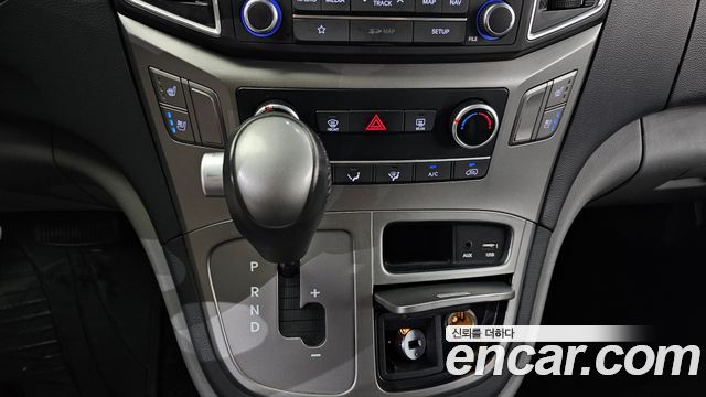 Hyundai Grand Starex Van 5-Seater Modern 2019 — фото 9