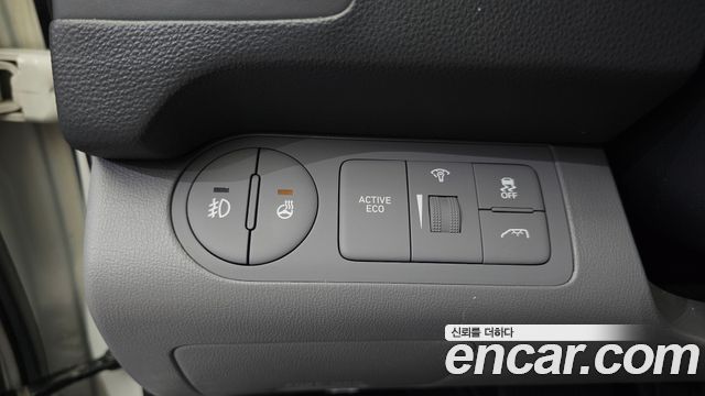 Hyundai Grand Starex Van 5-Seater Modern 2019 — фото 14