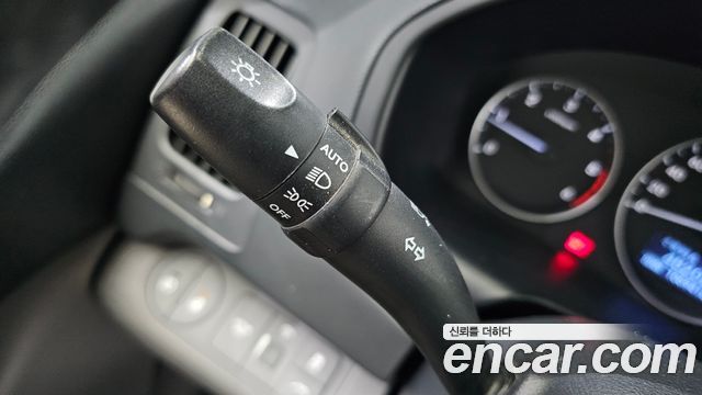 Hyundai Grand Starex Van 5-Seater Modern 2019 — фото 18