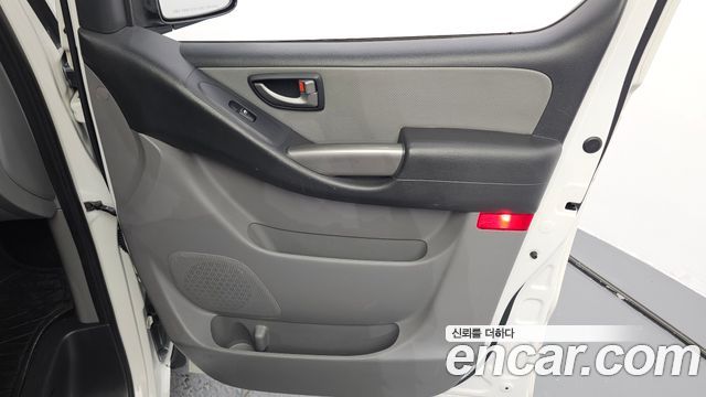 Hyundai Grand Starex Van 5-Seater Modern 2019 — фото 24