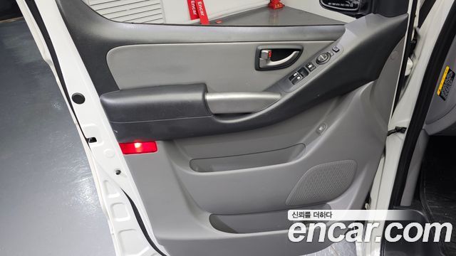 Hyundai Grand Starex Van 5-Seater Modern 2019 — фото 25