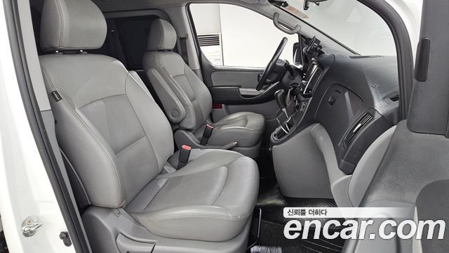 Hyundai Grand Starex Van 5-Seater Modern 2019 — фото 26