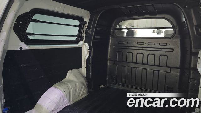 Hyundai Grand Starex Van 5-Seater Modern 2019 — фото 29