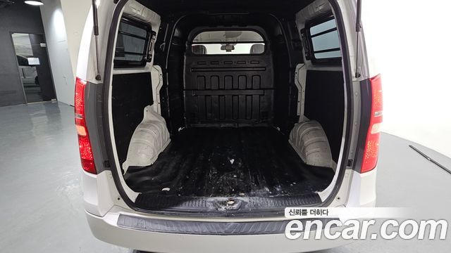 Hyundai Grand Starex Van 5-Seater Modern 2019 — фото 31