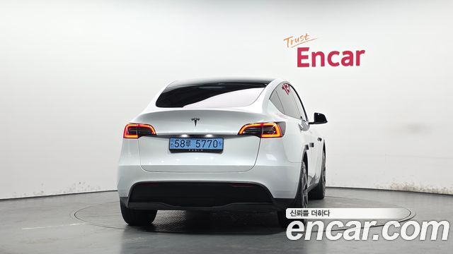 Tesla Model Y RWD 2024 — фото 4