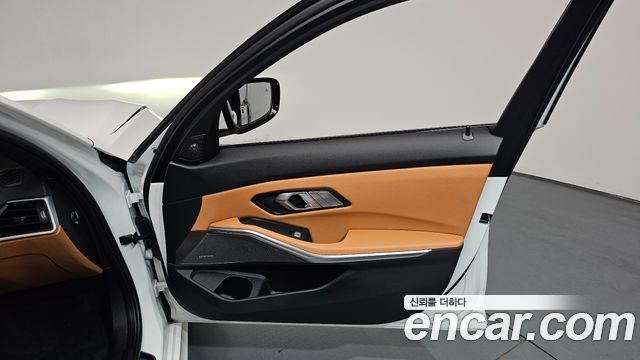 BMW 3 Series (G20) 320i M Sport 2024 — фото 24
