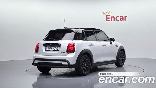 MINI Cooper 5Door Classic Third Generation 2024 — фото 2