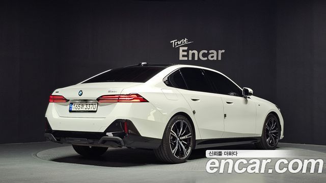BMW 5 Series (G60) 530i xDrive M Sport 2024 — фото 2