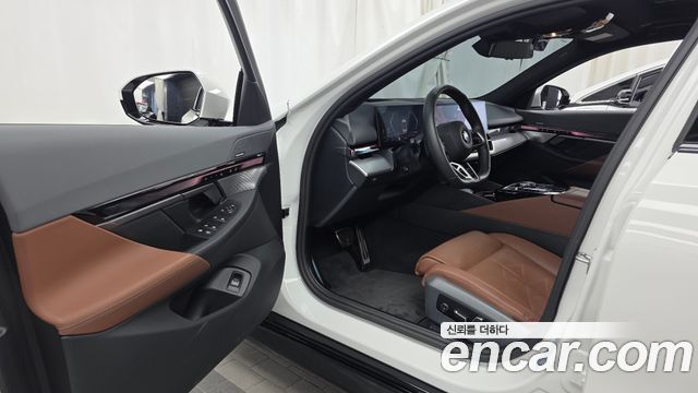 BMW 5 Series (G60) 530i xDrive M Sport 2024 — фото 10