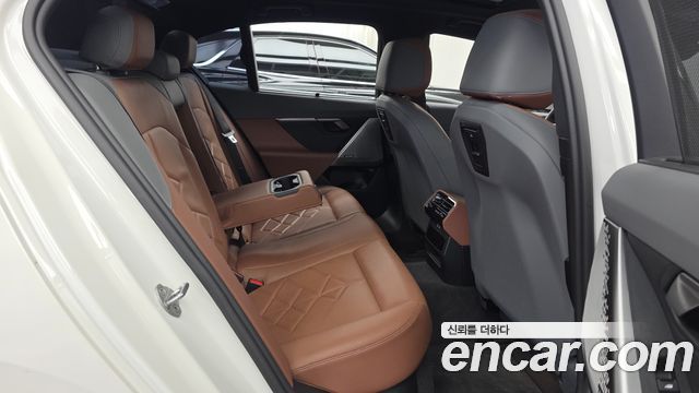 BMW 5 Series (G60) 530i xDrive M Sport 2024 — фото 16
