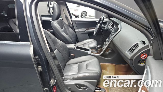 Volvo XC60 D4 1st 2015 — фото 10