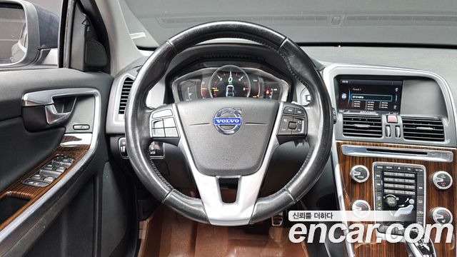 Volvo XC60 D4 1st 2015 — фото 13