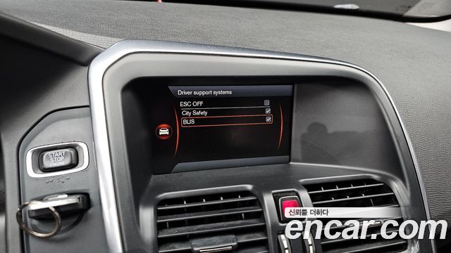 Volvo XC60 D4 1st 2015 — фото 15