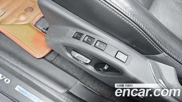 Volvo XC60 D4 1st 2015 — фото 17