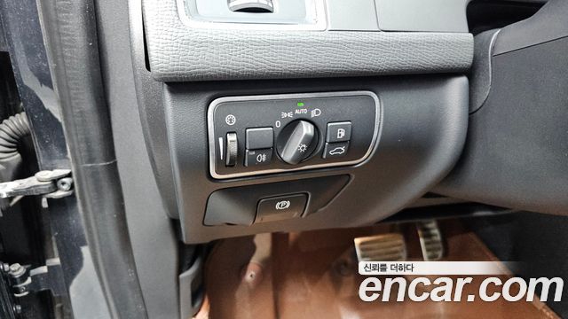 Volvo XC60 D4 1st 2015 — фото 18
