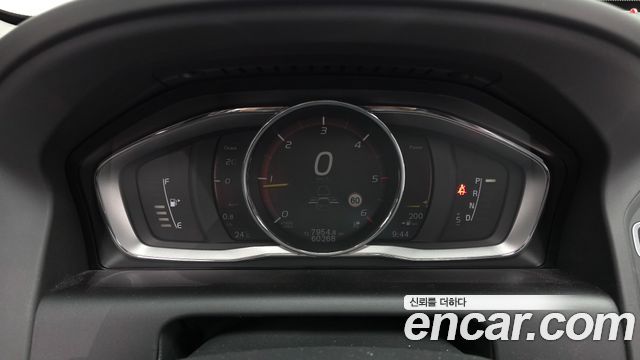Volvo XC60 D4 1st 2017 — фото 8