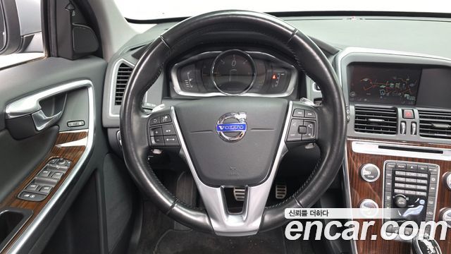 Volvo XC60 D4 1st 2017 — фото 13