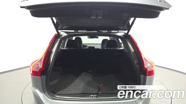 Volvo XC60 D4 1st 2017 — фото 20