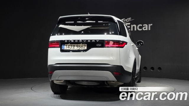 Land Rover Discovery 5 D250 S 2022 — фото 4