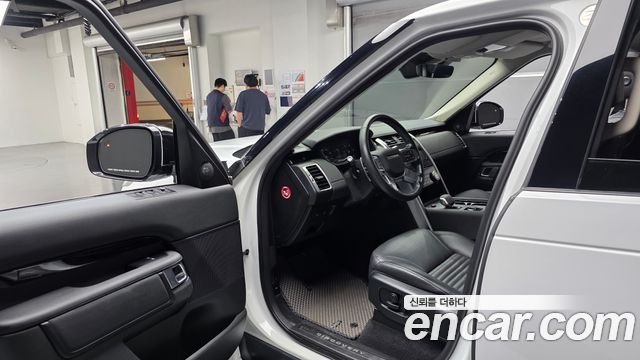 Land Rover Discovery 5 D250 S 2022 — фото 10