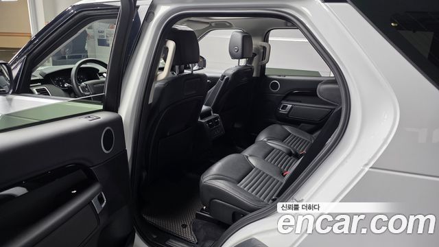 Land Rover Discovery 5 D250 S 2022 — фото 11