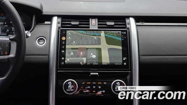 Land Rover Discovery 5 D250 S 2022 — фото 16