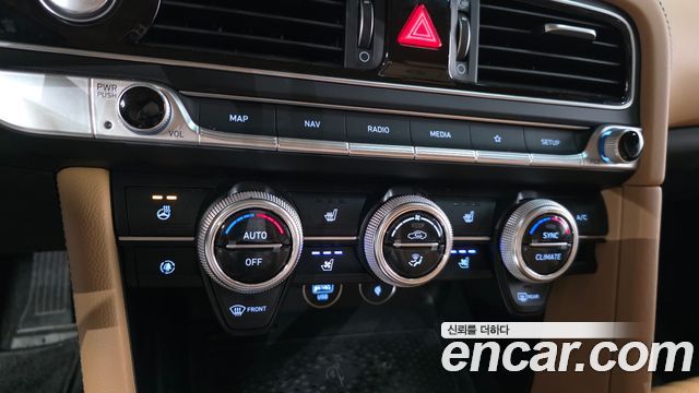 Genesis G70 Gasoline 2.0T 4WD 2023 — фото 16