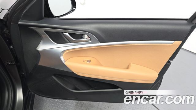 Genesis G70 Gasoline 2.0T 4WD 2023 — фото 24