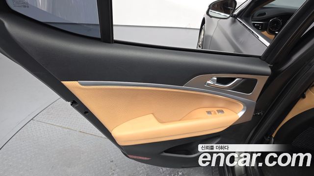 Genesis G70 Gasoline 2.0T 4WD 2023 — фото 25