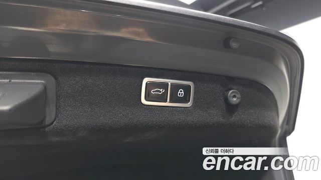 Genesis G70 Gasoline 2.0T 4WD 2023 — фото 29