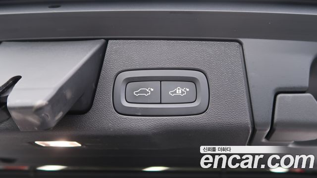 Volvo XC60 (II) B5 Inscription 2021 — фото 17
