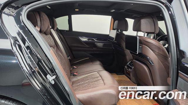 BMW 7 Series (G11) 740Li xDrive M Sport Package 2020 — фото 11