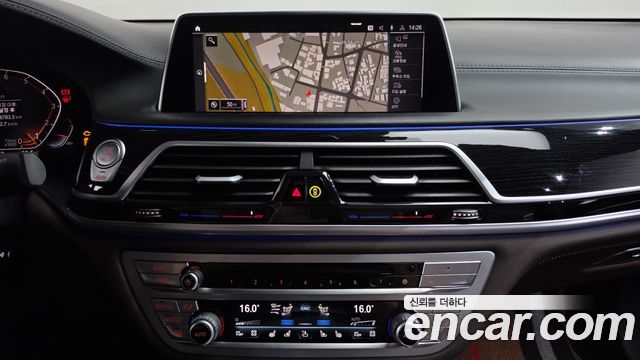 BMW 7 Series (G11) 740Li xDrive M Sport Package 2020 — фото 12