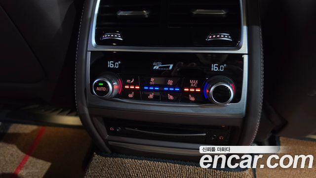 BMW 7 Series (G11) 740Li xDrive M Sport Package 2020 — фото 35