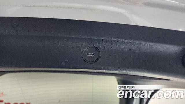 Tesla Model Y RWD 2024 — фото 17
