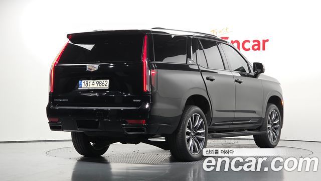 Cadillac Escalade (V) 6.2 Sports Platinum 2022 — фото 2