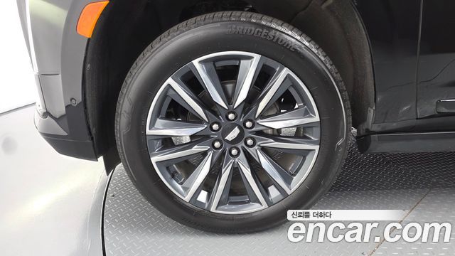 Cadillac Escalade (V) 6.2 Sports Platinum 2022 — фото 5