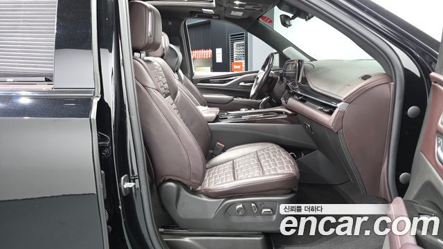 Cadillac Escalade (V) 6.2 Sports Platinum 2022 — фото 11