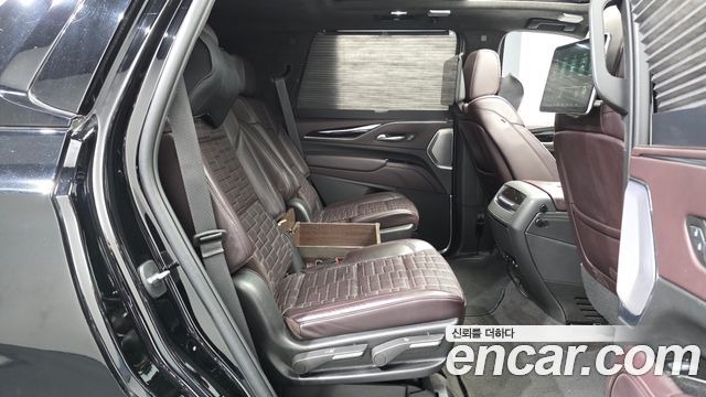 Cadillac Escalade (V) 6.2 Sports Platinum 2022 — фото 12