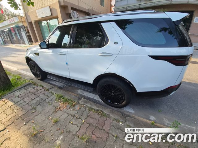 Land Rover Discovery 5 3.0 TD6 HSE Luxury 2018 — фото 3