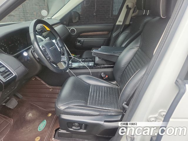 Land Rover Discovery 5 3.0 TD6 HSE Luxury 2018 — фото 6