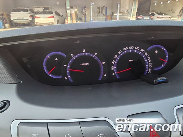 KG Mobility (SsangYong) Korando Turismo 4WD Extreme Sport 9-Seater 2019 — фото 8