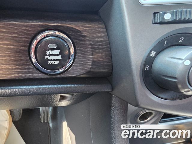 KG Mobility (SsangYong) Korando Turismo 4WD Extreme Sport 9-Seater 2019 — фото 21