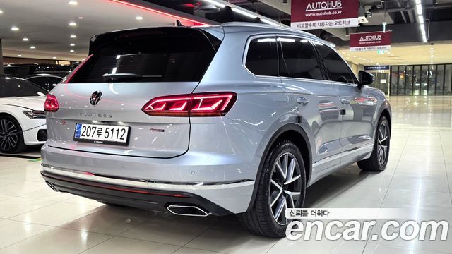 Volkswagen Touareg (III) 3.0 TDI Prestige 2023 — фото 7