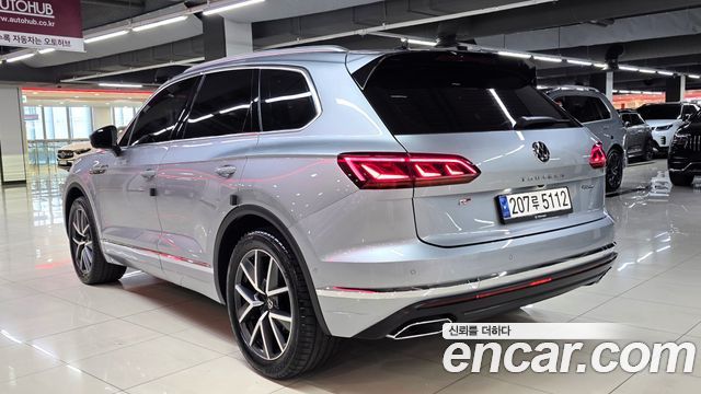 Volkswagen Touareg (III) 3.0 TDI Prestige 2023 — фото 9