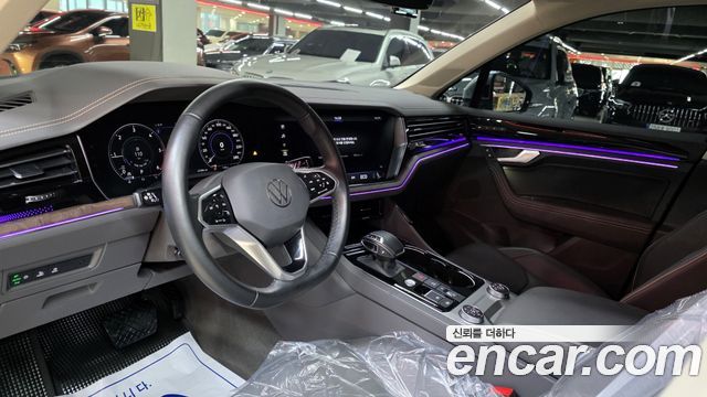 Volkswagen Touareg (III) 3.0 TDI Prestige 2023 — фото 10