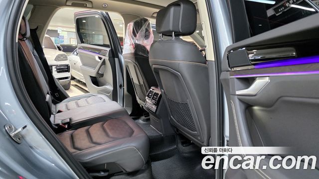 Volkswagen Touareg (III) 3.0 TDI Prestige 2023 — фото 15